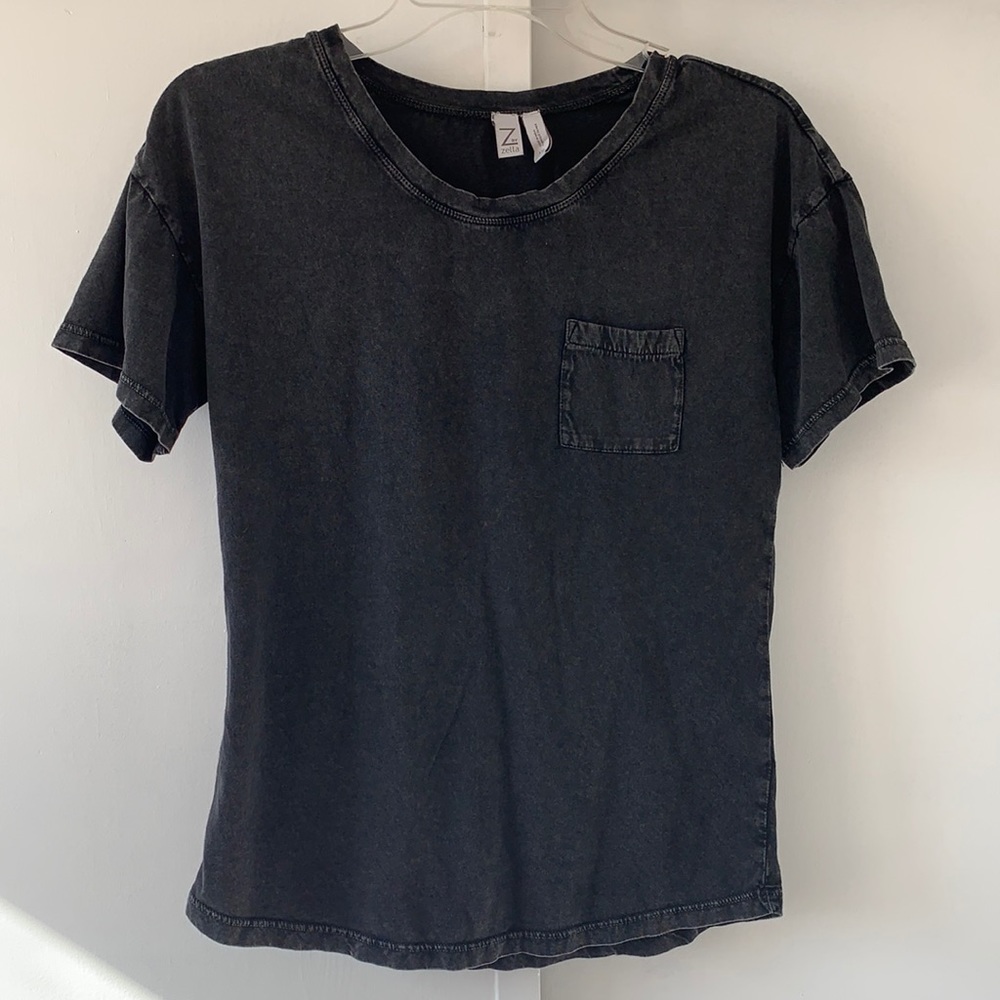 Black distressed workout top